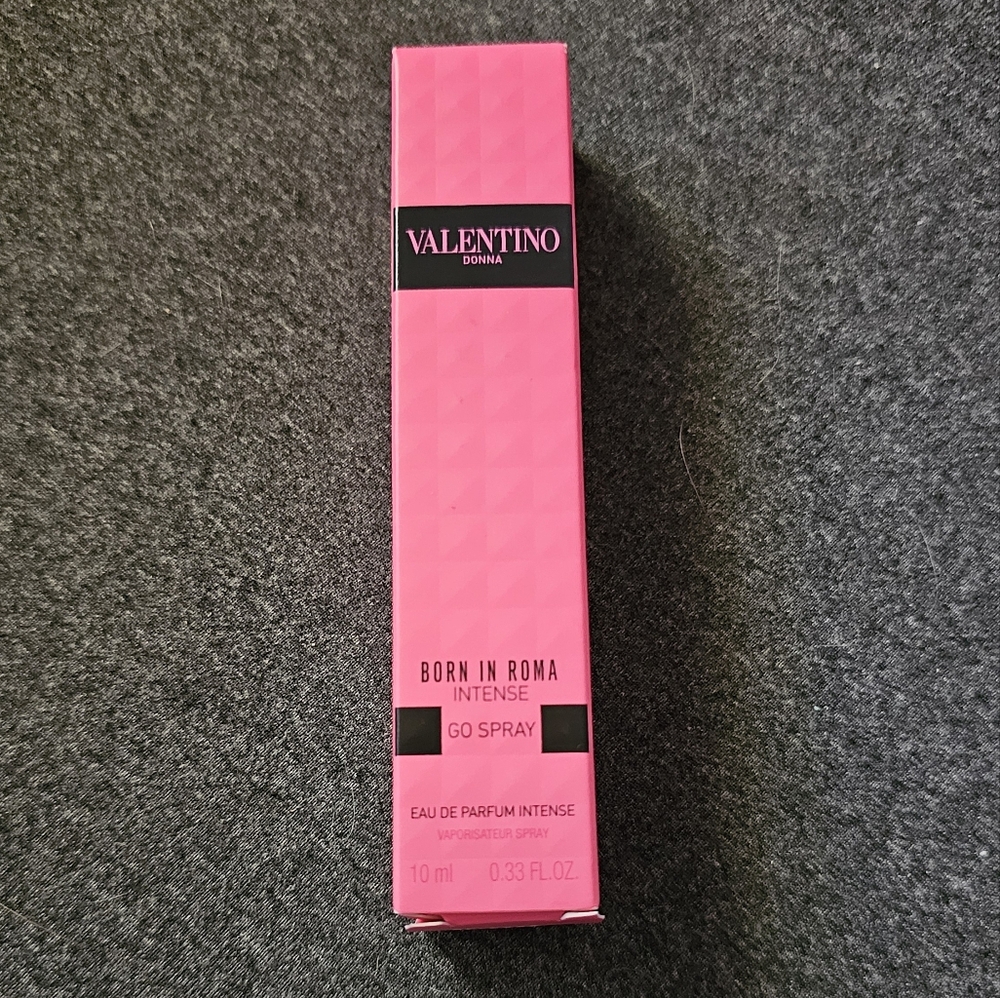 Valentino Donna Born in Roma Intense